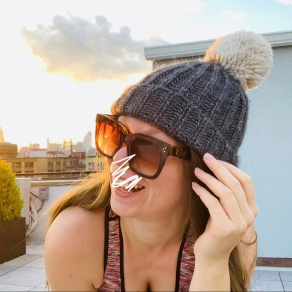 Nike Knit Beanie Vegan Fur Pompon Hat - Picture 10 of 10